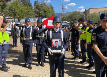 Trafik kazasında şehit olan astsubay, Osmaniye'de toprağa verildi