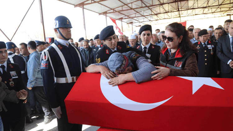 Trafik kazasında şehit olan jandarma astsubay, toprağa verildi