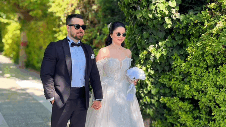 Öztürk ve Mollamahmutoğlu çifti dünyaevine girdi