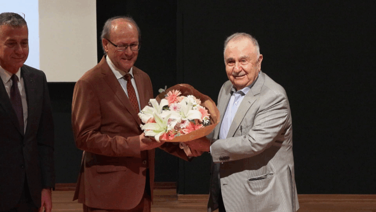 Türk mucidi Ergun Kırlıkovalı, öğrencilerle buluştu