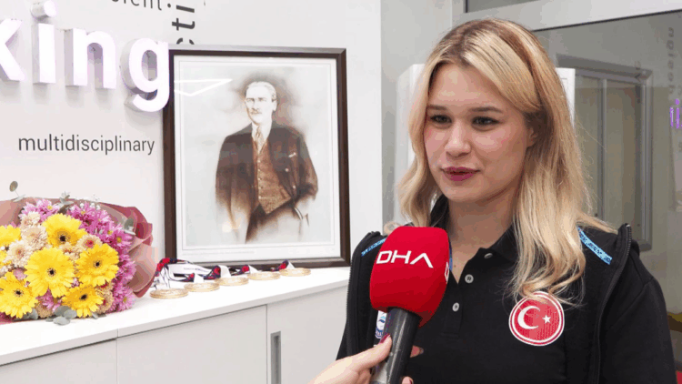 Türk spor tarihine geçen milli yüzücü; Defne Kurt