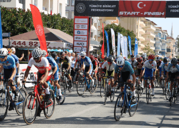 Türkiye Kupası Puanlı Yol Yarışları'nın son etabı Alanya'da yapıldı