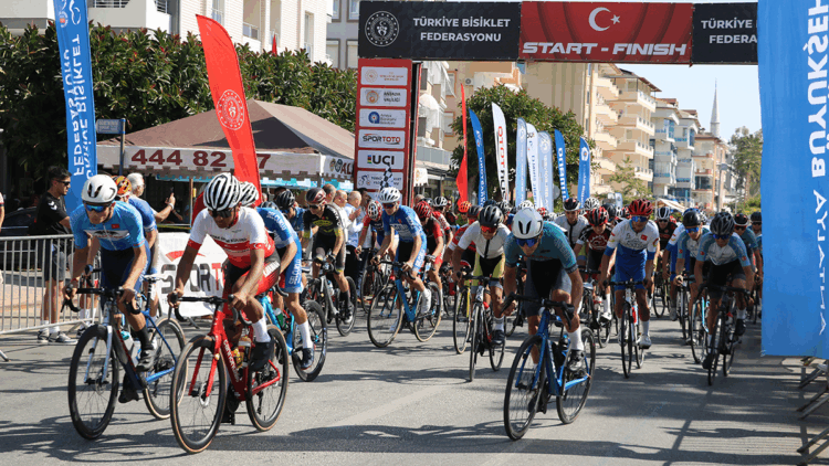 Türkiye Kupası Puanlı Yol Yarışları'nın son etabı Alanya'da yapıldı