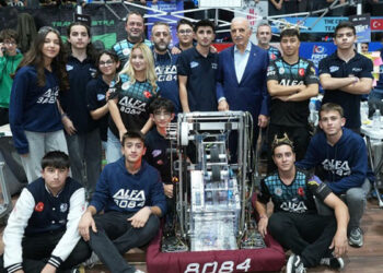 Ümraniye Robot Yarışları’nda öğrenciler hünerlerini sergiledi