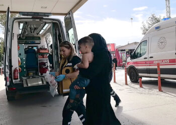 Üzerine kaynar su dökülen 2 yaşındaki Eyüpcan yaralandı