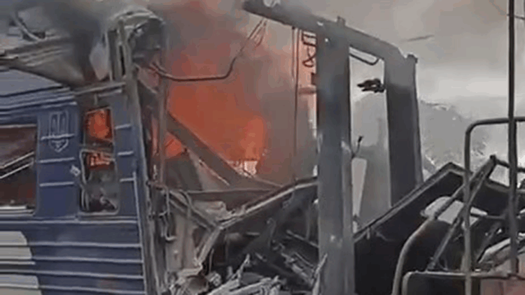 Ukrayna'da tren istasyonuna saldırı: 30 yaralı