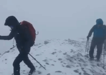 Uludağ'ın zirvesi beyaza büründü