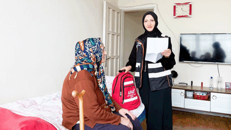 Ümraniye Belediyesi’nden yaşlılara yönelik ‘evimde güvendeyim’ projesi