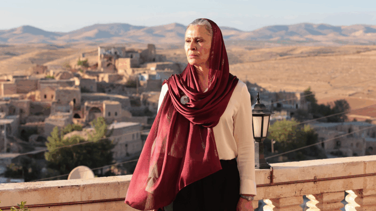 Uzak Şehir’in Sadakat’i Gonca Cilasun, karaktere bakışını anlattı