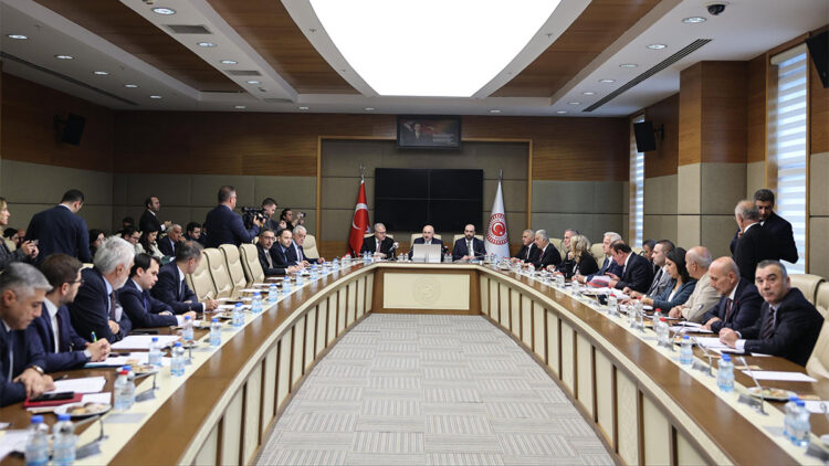 Kıyı tesisleri ile deniz aracı kiralayanlara kimlik bildirme zorunluluğu getirilecek