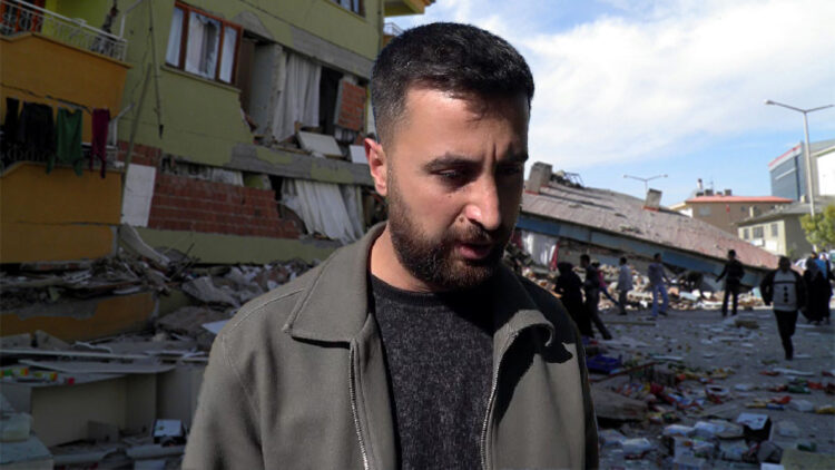 Depremde babası ve 2 kız kardeşini kaybeden Semih yaşama tutundu