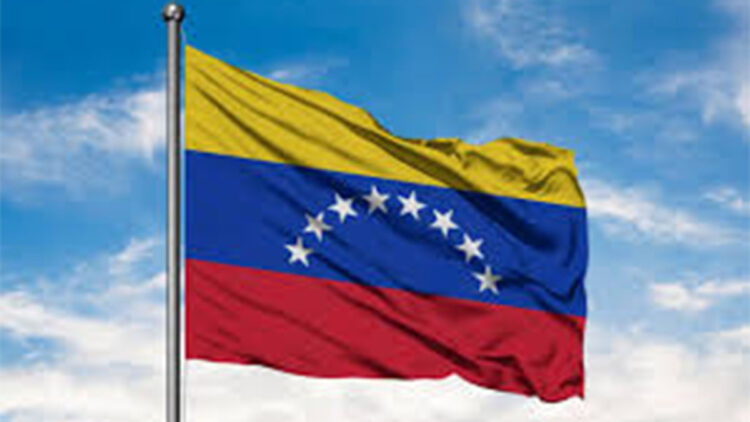 Venezuela'da 5'ten fazla savaş uçağı tespit edildi