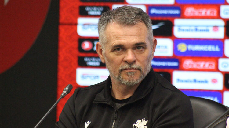 Hayal etmiyoruz amacımız ve beklentimiz büyük