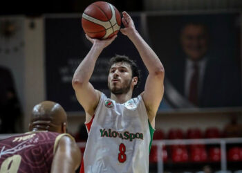 Yalovaspor Basketbol-Parmos Otel Bandırma Bordo Basketbolu mağlup etti