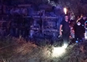 Yangından dönerken devrilen arazözde 2 itfaiye personeli yaralandı