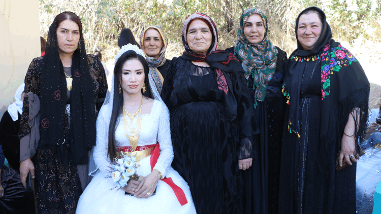 Yüksekova'ya Vietnamlı gelin