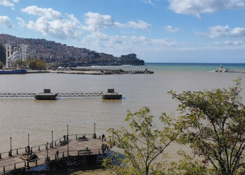Zonguldak’ta deniz çamur rengine büründü