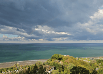 Zonguldak'ta aynı anda gökkuşağı ve hortum