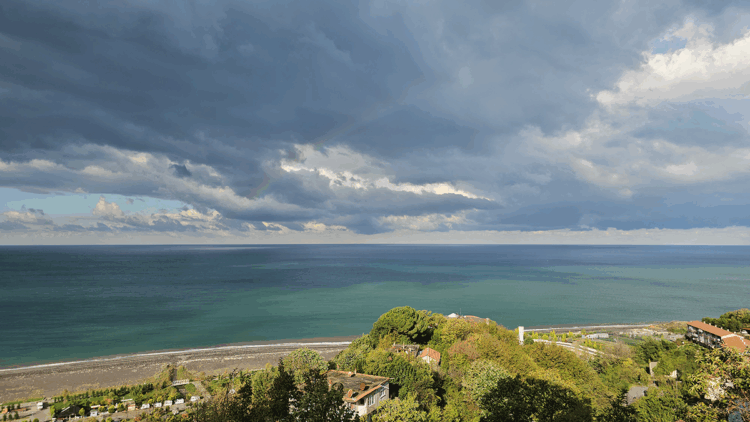 Zonguldak'ta aynı anda gökkuşağı ve hortum