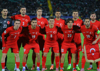 Türkiye Futbol Federasyonu (TFF) açıklama yaptı; Milli futbolcu ilk 11'e giremeyince kampı terk etti.