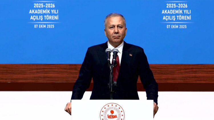 Hakkı, hukuku ve liyakati korumak için azami titizlik gösteriyoruz