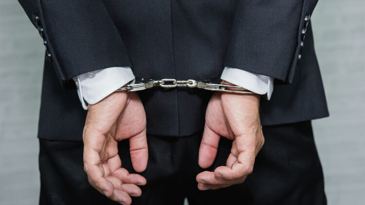 Antalya'da yabancı yatırımcıları dolandıran 9 şüpheli İstanbul Adliyesi'ne getirilecek