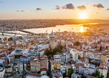 Zamanın yankısı: Karaköy