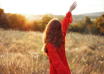 Kalbin sesine kulak ver, aklın yolunu kaybetme