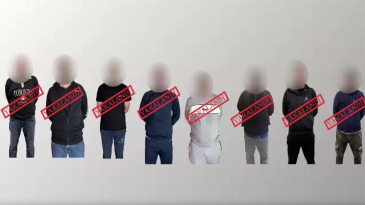 6'sı kırmızı bültenle aranan 8 suçlu Türkiye'ye getirildi