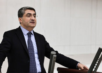 BM Genel Kurulu toplantısına Türkiye'den toplam kaç kişilik bir heyet katıldı?
