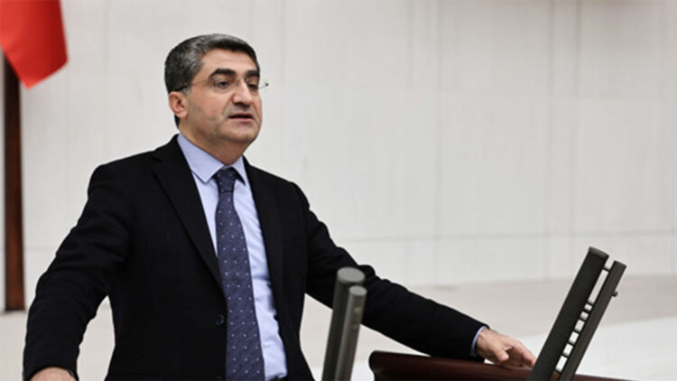 BM Genel Kurulu toplantısına Türkiye'den toplam kaç kişilik bir heyet katıldı?