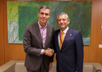 Özgür Özel Pedro Sanchez ile bir araya geldi