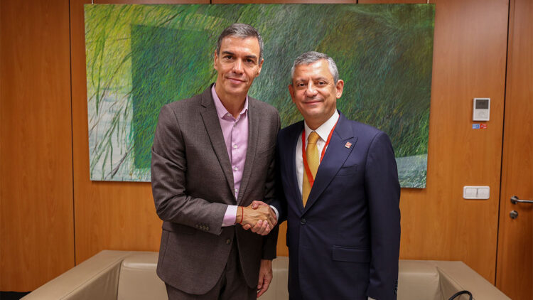 Özgür Özel Pedro Sanchez ile bir araya geldi