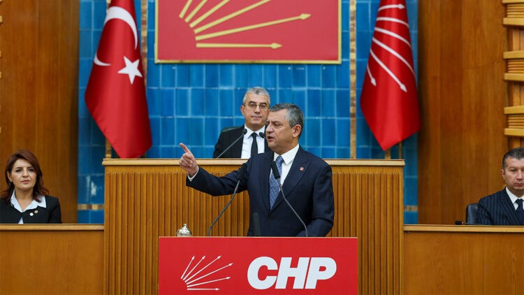 İsrail'in düğün evinin defçisi gibi davranıyorsunuz!