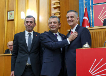 Ümit Dikbayır CHP'ye katıldı