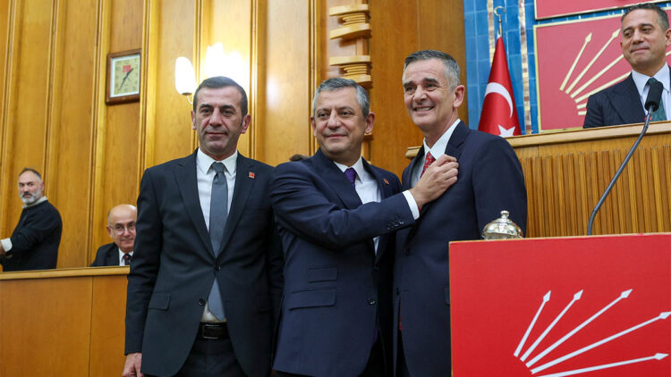 Ümit Dikbayır CHP'ye katıldı