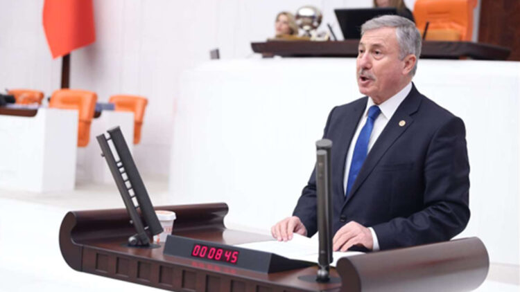 TBMM'de restorasyon tepkisi; Tarihimize paslı hançer saplıyorlar