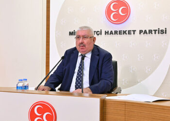 Kürsüden efelenmelere sahte yiğitliklere pabuç bırakmayız