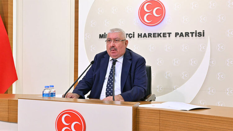 Kürsüden efelenmelere sahte yiğitliklere pabuç bırakmayız