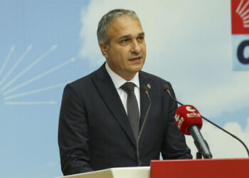Resmi bayramlarda Erdoğan'ın fotoğrafının kullanılması için okullara genelge mi gönderildi?