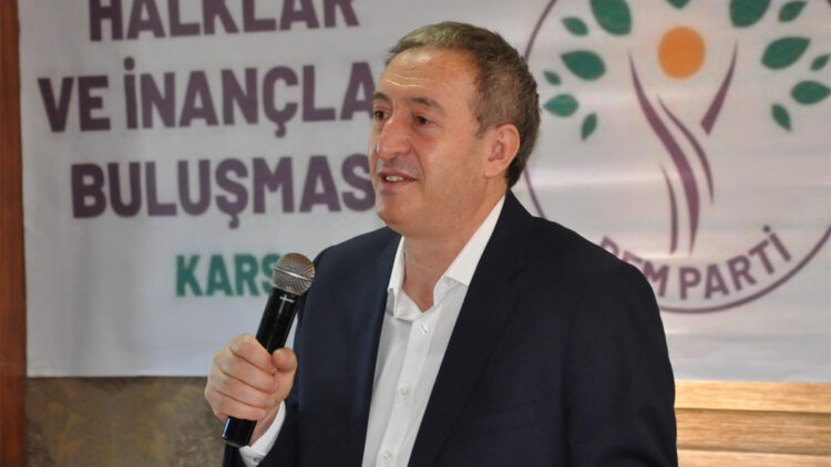 Demokratik Anayasa'yı dile getirmemiz gereken döneme girdik