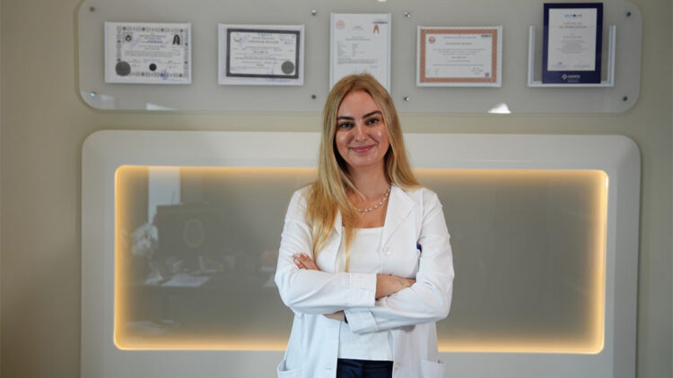 Uykusuzluk ve alkol küme baş ağrısını tetikleyebilir