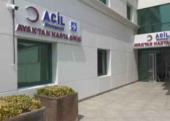 14 kız öğrenci zehirlenme şüphesiyle hastaneye kaldırıldı