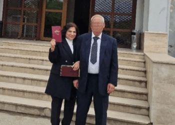 3 ay önce evlendiğini öğrendiği eski eşini darbedip bıçakladı