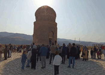 552 yıllık Zeynel Bey Türbesi, turistlerin uğrak noktalarından biri oldu
