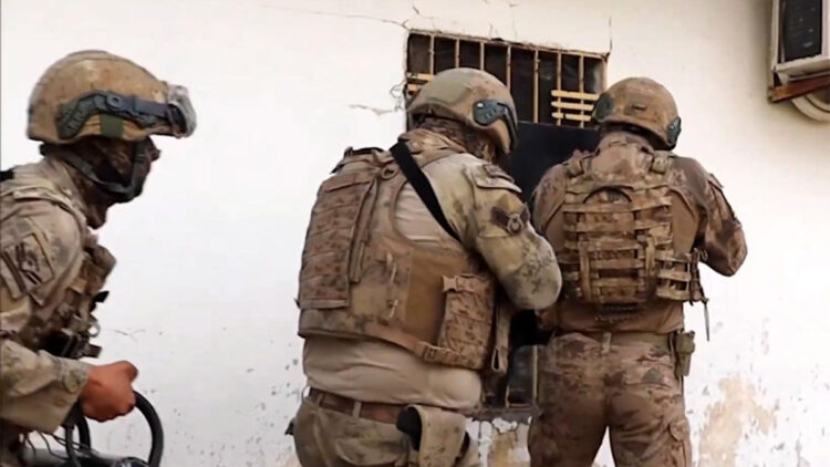 7 ilde 8 ayrı organize suç örgütüne operasyon