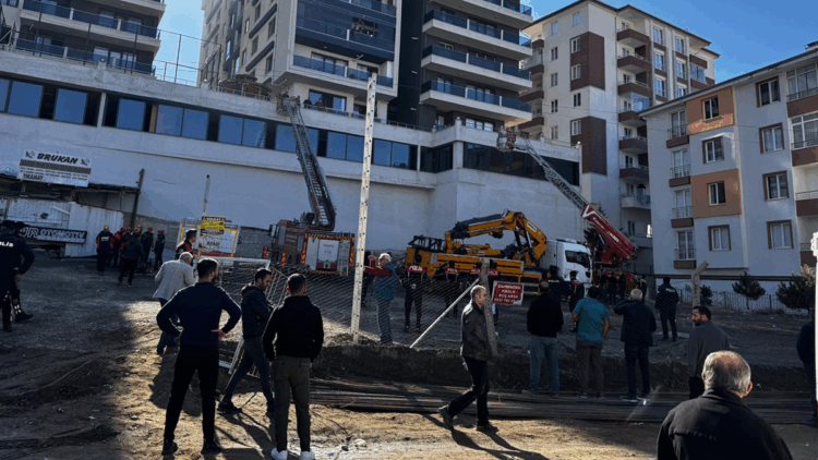 7 katlı binanın otoparkında yangın; 29 kişi dumandan etkilendi
