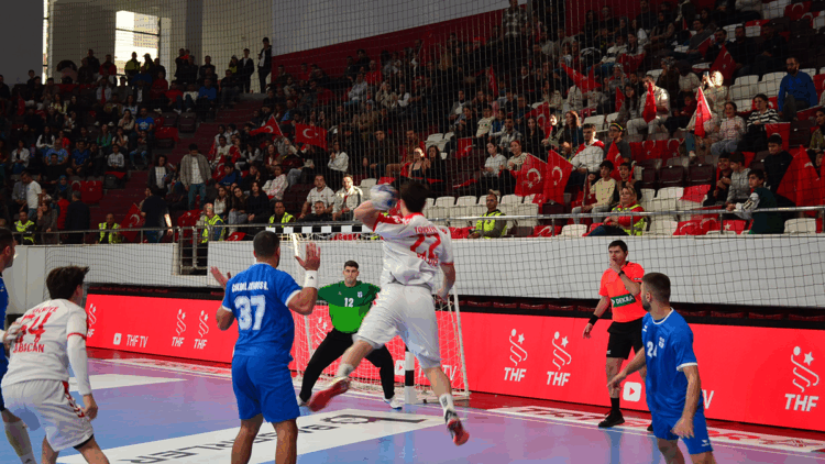 A Milli Erkek Hentbol Takımı, GKRY'yi 35-19 mağlup etti