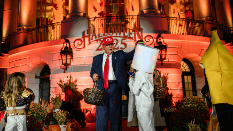ABD Başkanı Trump, Cadılar Bayramı'nı kutladı