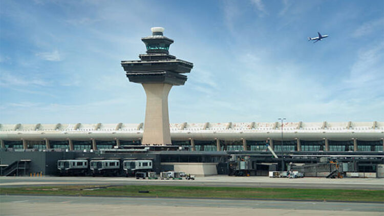 Dulles Uluslararası Havalimanı terminalinde kaza: 18 yaralı